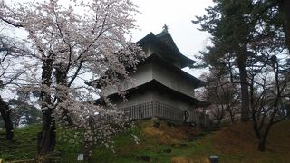 物見と敵を攻撃する為に造られた櫓