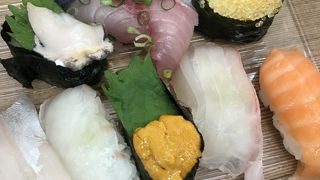 ホテル近くのお手軽寿司屋