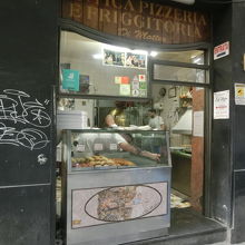 テイクアウト向けのカウンター