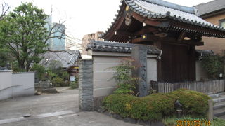 この辺りはお寺が多い