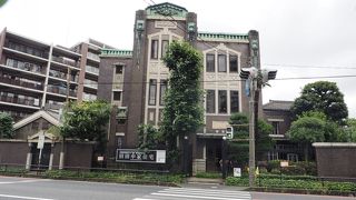 大正浪漫漂う煉瓦の洋館は、日本の近代建築の父と呼ばれるジョサイアコンドルの孫弟子の作品だった