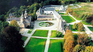 ベルギー・ワロン地方で最もすばらしい城と讃えられるモダーヴ城