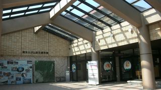 ダムとダム周辺地域に関する情報を紹介しています