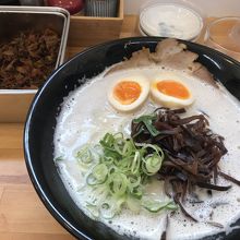 とんこつラーメン