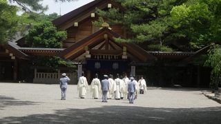 緑が深くて神聖でした。