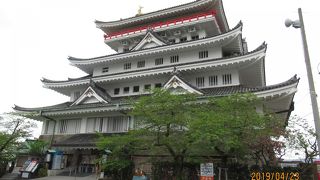 短いロープーエーで到着です