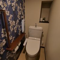 部屋トイレの様子。こちらも出来立てのようで綺麗です。