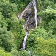 日本の滝　百選にも選ばれている田麦俣の「七ツ滝」
