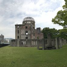 平和記念公園の原爆ドーム