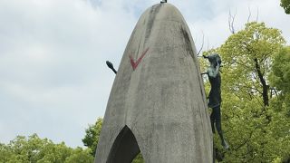 平和の鐘を鳴らす