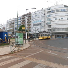 プラゼウス墓地前停留所