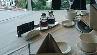 眺めが素晴らしいホテルの高級中華レストラン