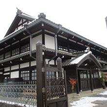 玄関に注目です