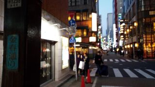 昔からの地元の人々の生活が感じられる雰囲気