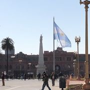 市内中心にある大統領府