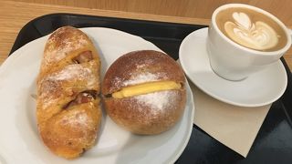 ベーカリーカフェ