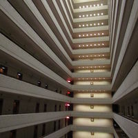 建物が吹き抜けになっています。日光のあさやホテルを回想・・。