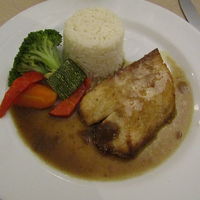 1階レストランで夕食です。