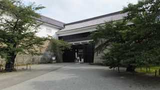 鶴ヶ城にある一番立派な門