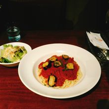 Aランチのイカと茄子とトマトソース850円