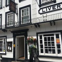 平日午前11時までは車がつけられません