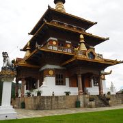 モチュ（母川）から田んぼのあぜ道をハイキング「Khamsum Yulley Namgyal Chorten」