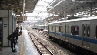 都営新宿線からだと接続が抜群