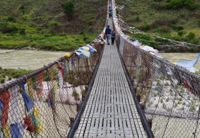 ブータン1長い吊り橋「プナカの吊り橋」