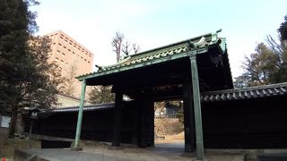 杏壇門と比較するとかなり質素です。