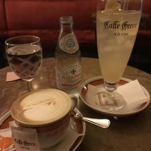 カプチーノとレモネード