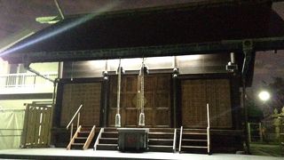 境内から貝塚や土器も