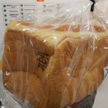こちらは、2斤での販売です。ちょうど1000円でした