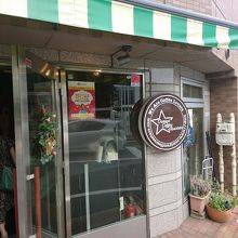 コーヒー以外に料理もいける店