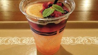 スパークリングカクテル（ワイン＆アペロール）