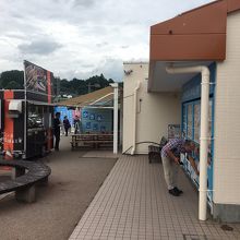 外観です。シンプルな建物でした。