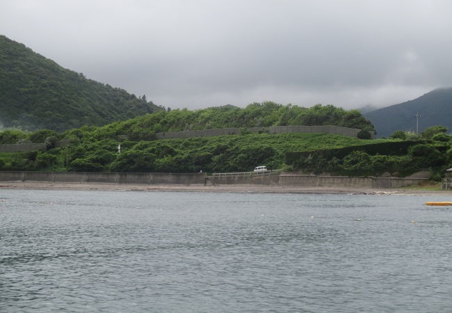 外海の波が抑えられていました。