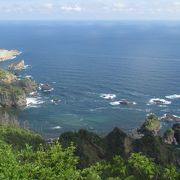 白島崎展望台ですが、黒い島がいくつも見えます。