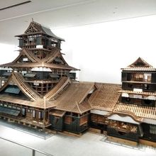 天守閣に展示されていた木軸模型が美術館に仮住まい中