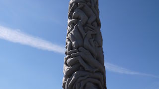 細長～い公園で見ごたえあります