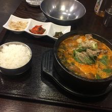 ウゴジガムジャタンランチ