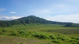 草千里の絶景が広がります