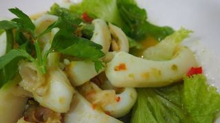 酸っぱ辛さのなかに「甘」の要素があるトムヤムクンが◯「ピーオー」