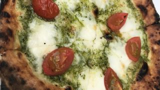 ピザやパスタのお店