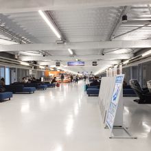 乗機寸前の待合室。