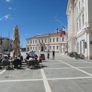 ピラン旧市街の中央にあるタルティーニ広場