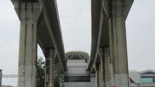 高雄捷運と台湾鐡路が乗れる駅