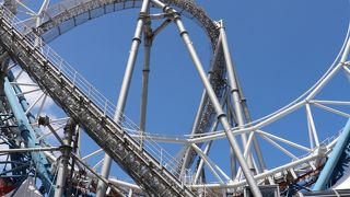 大きな観覧車が目印です