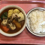 スープカレーの有名な アジャンタインドカリ店