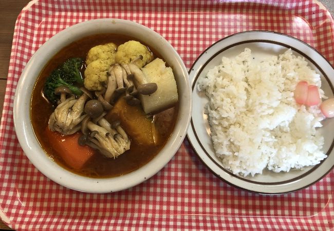 スープカレーの有名な アジャンタインドカリ店