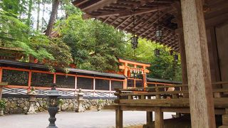 御社の前にある拝殿